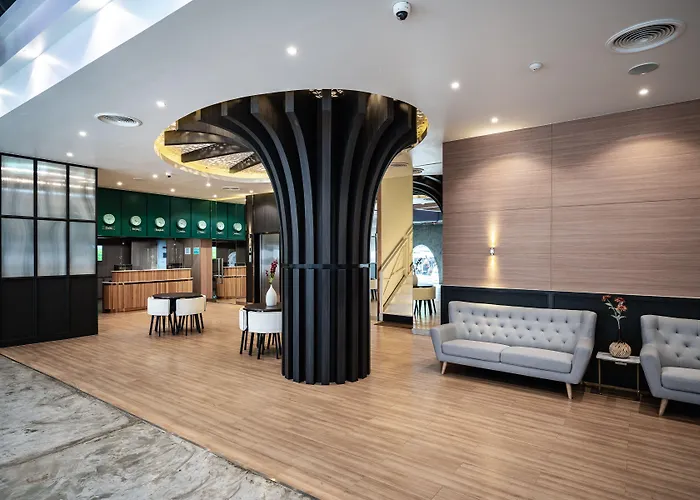 Vix Bangkok At Victory Monument Hotel
