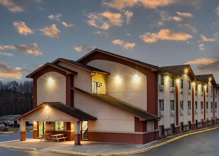 Super 8 By Wyndham Waynesburg Hotel