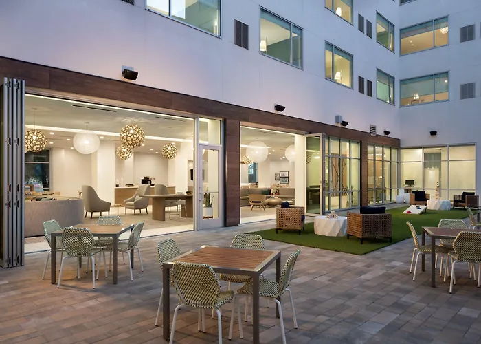 Hotel Element Austin At The Domain