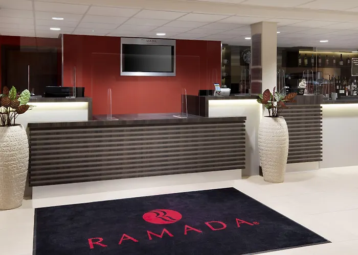 Ramada By Wyndham Leeds East Otel