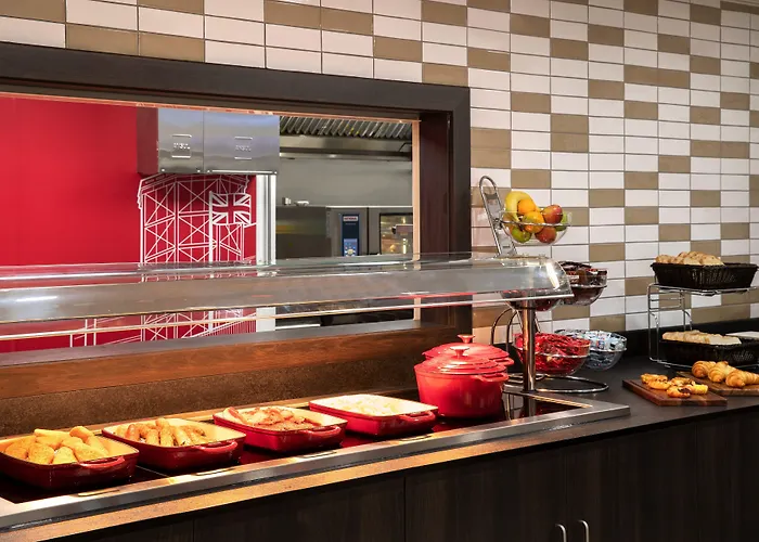 Ramada By Wyndham Leeds East Otel