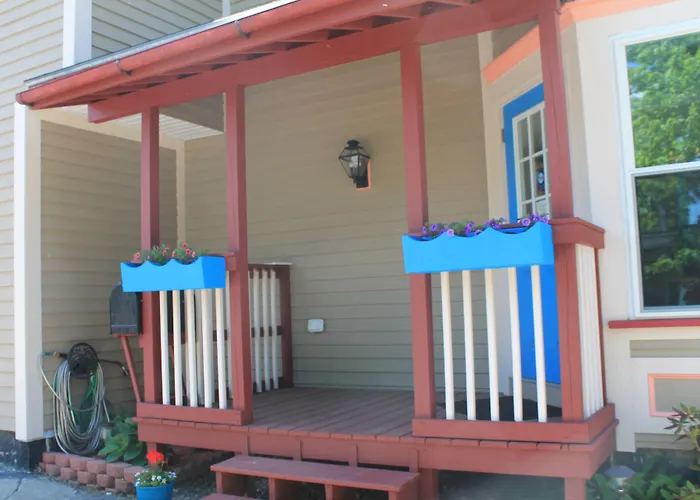 Strictly Moose Luxury Vacation Suites Gorham