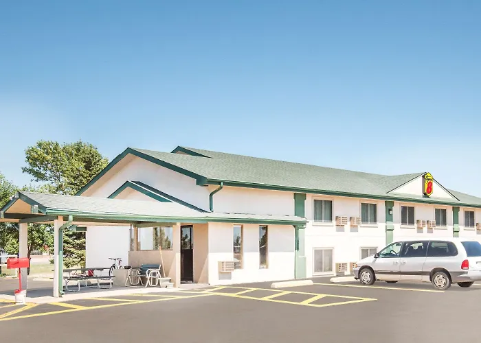 Super 8 By Wyndham Miller Hotel