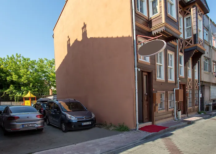 April Hotel Istanboel