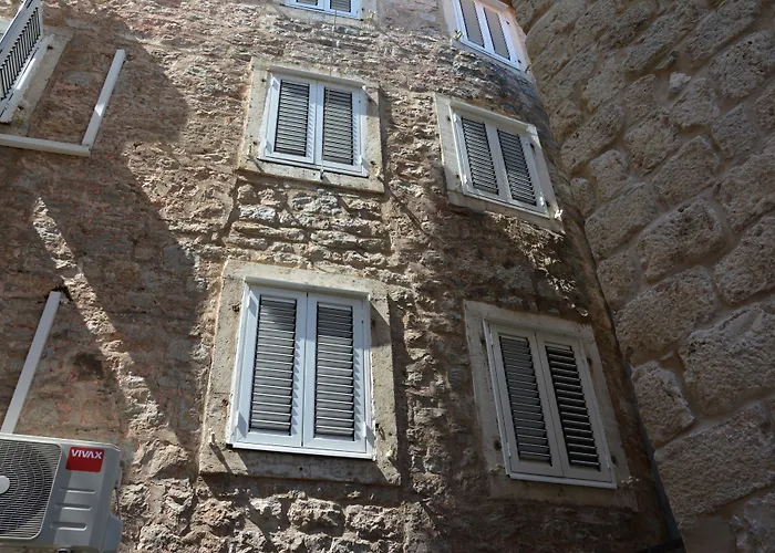 Montenegro Backpackers Home Budva