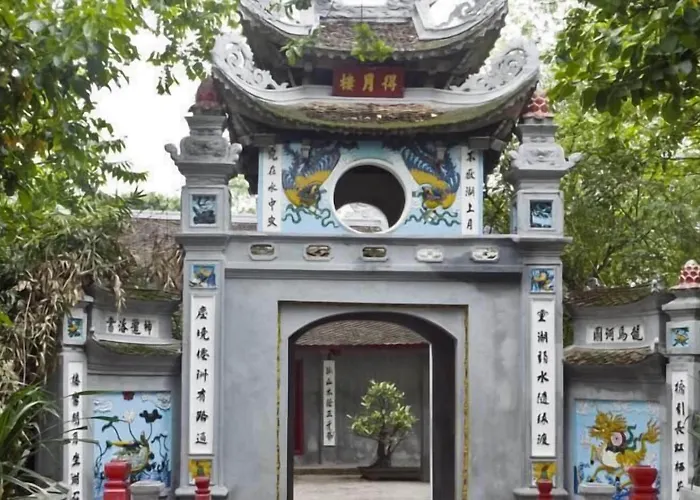Hanoi Lakeside Premium Hotel & Travel