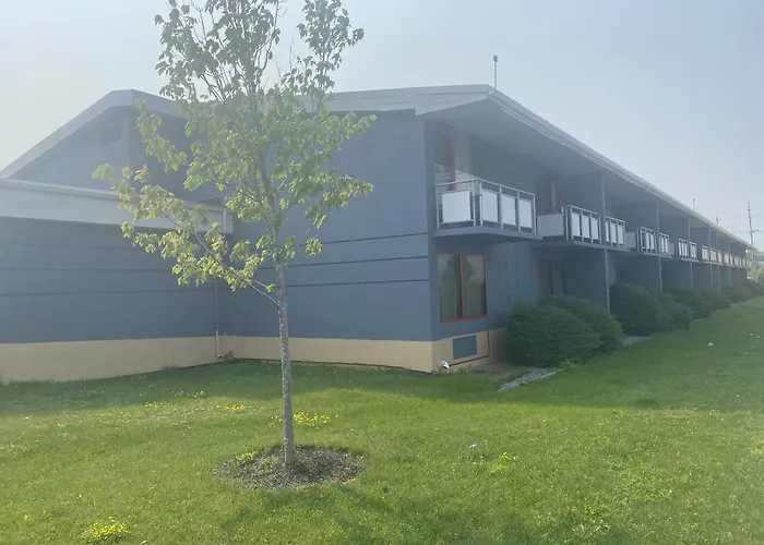Suburban Studios Buffalo Airport Cheektowaga