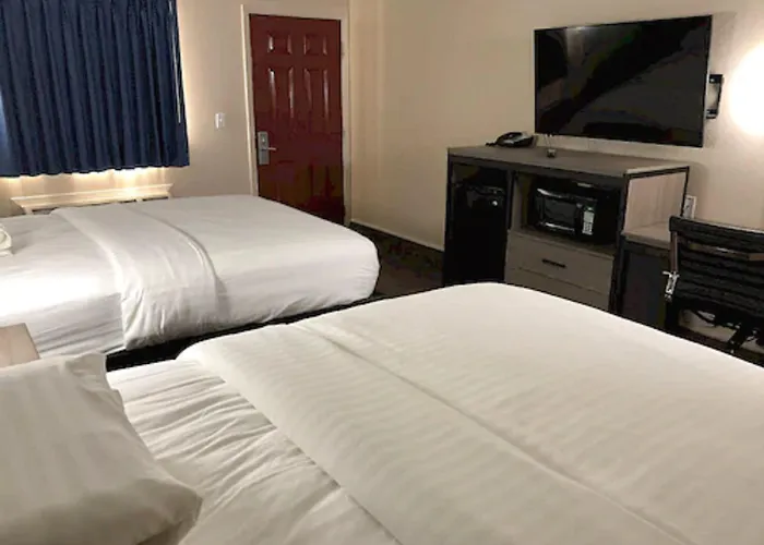 Travelers Inn And Suites Wharton