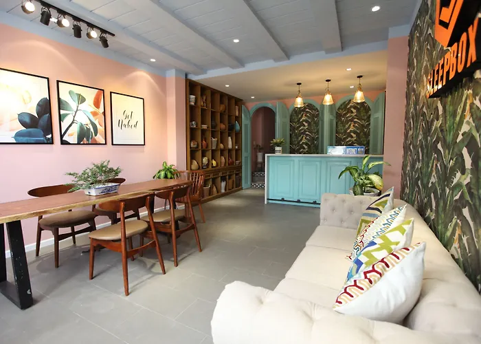 Sleep Box Hostel Phú Quốc