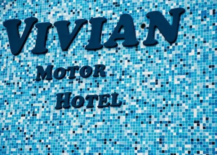 Vivian Motor Hotel Neepawa