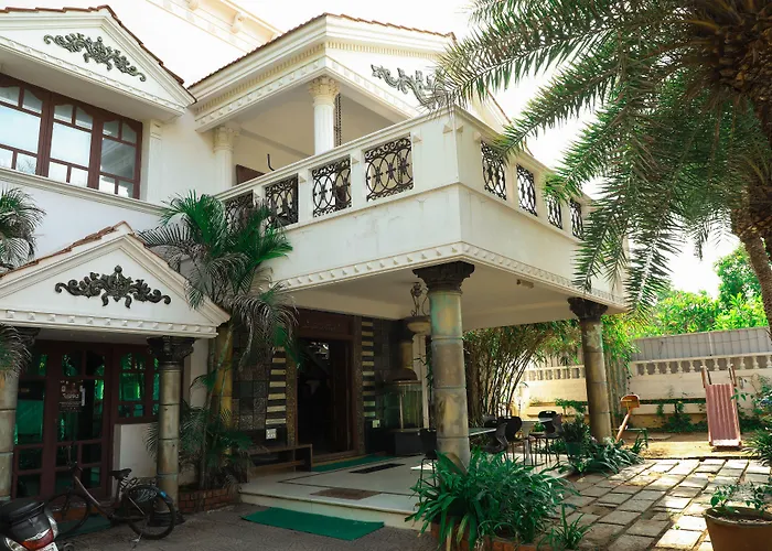 Ulo Cloud 7 Hotel Siruseri