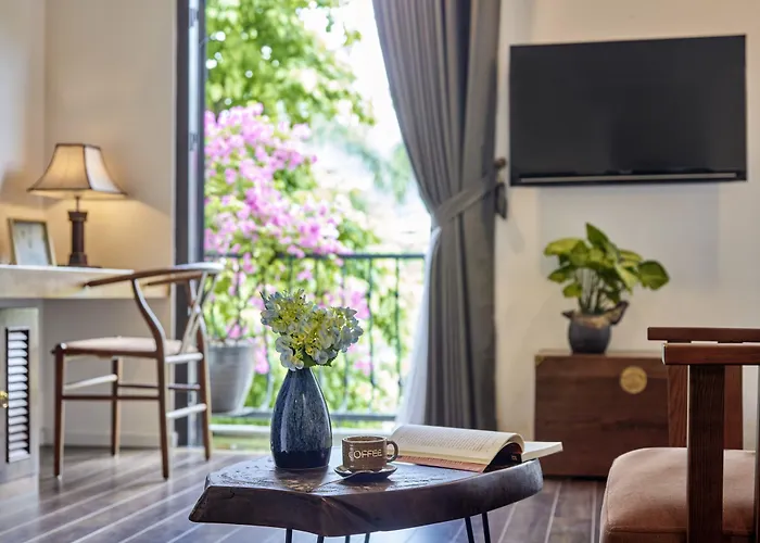Draha Halong Hotel - Serenity, Charm And Nature - Preferred By Western Travelers