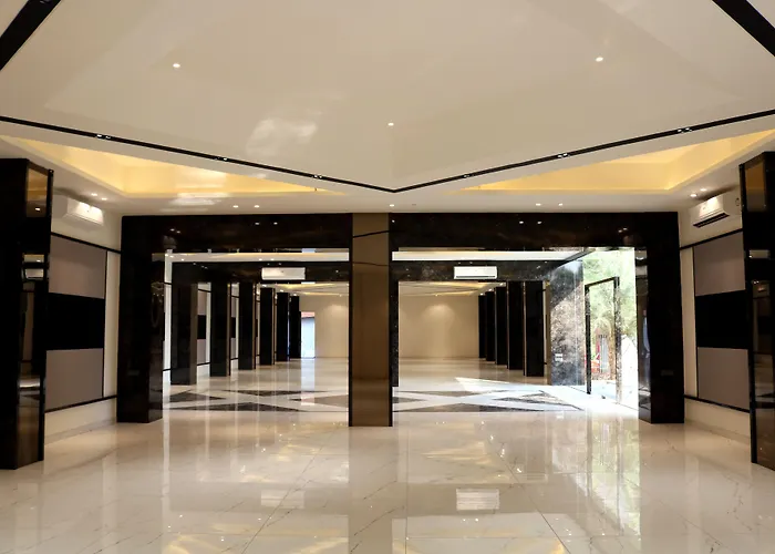 The Campollian Club Hotel Khopoli