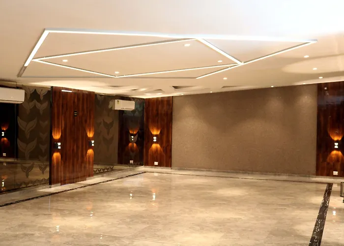 The Campollian Club Hotel Khopoli