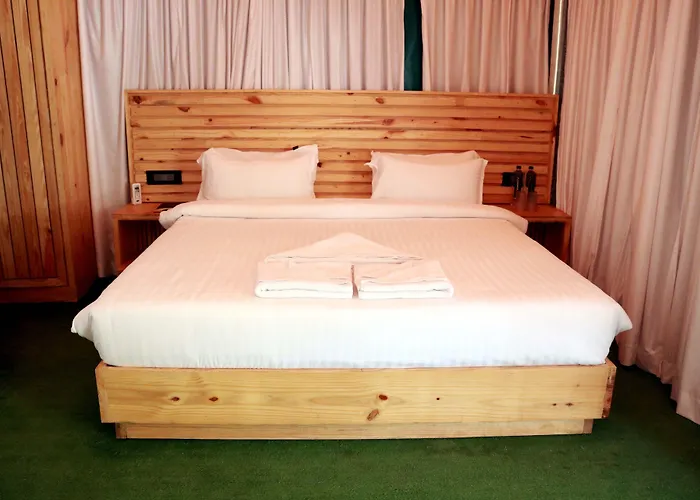 The Campollian Club Hotel Khopoli