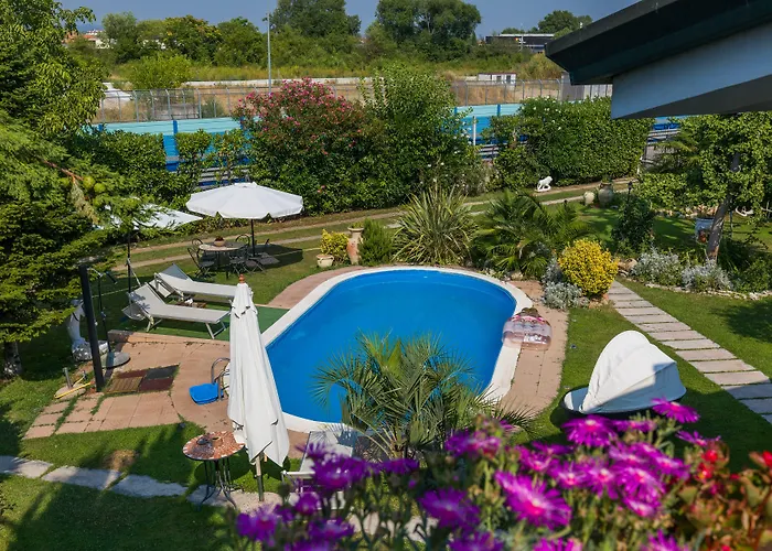 Au Jardin Fleuri Bed & Breakfast San Giovanni Lupatoto