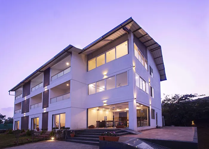 Hotel Amora Premium Mahabaleshwar