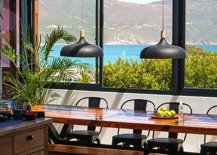Hout & About Guest House Hout Bay