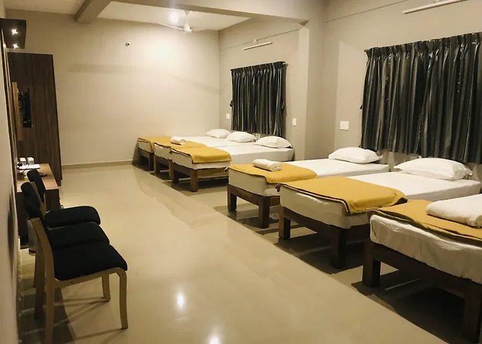 Sharada Residency Hotel Somvarpet