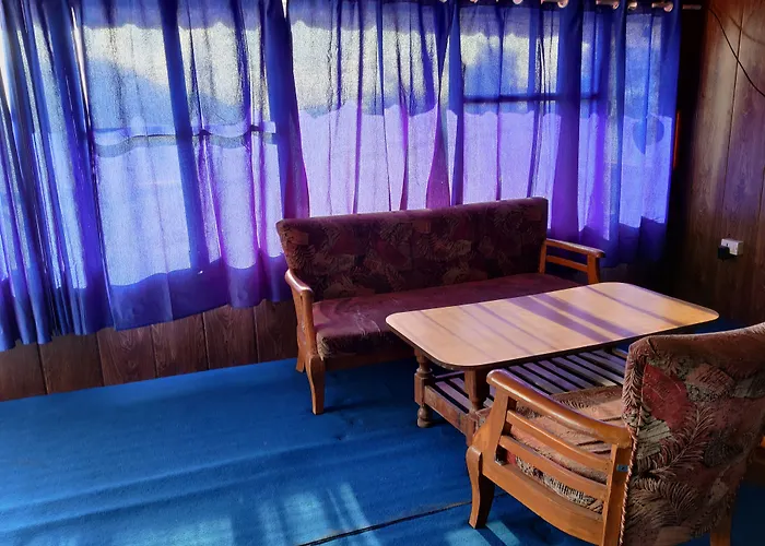 Snow View Huts Hotel Nainital