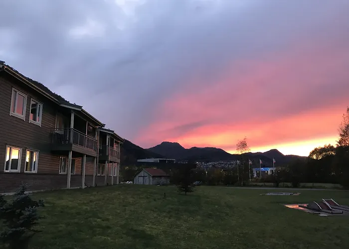 Forde Gjestehus Og Camping