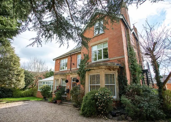 Treherne House & The Malvern Retreat Great Malvern