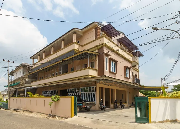 Reddoorz Syariah Near Simpang Sekip Palembang Hotel