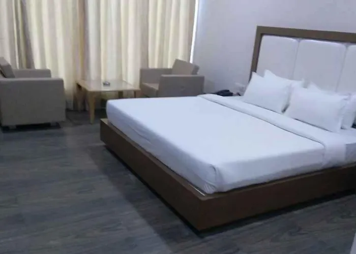 Mnr Resort Piparia