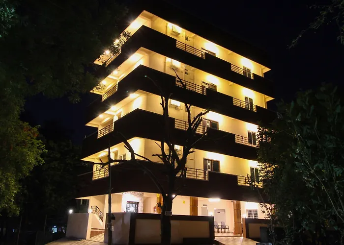 Itsy Hotels Riyas Grand Tirupati
