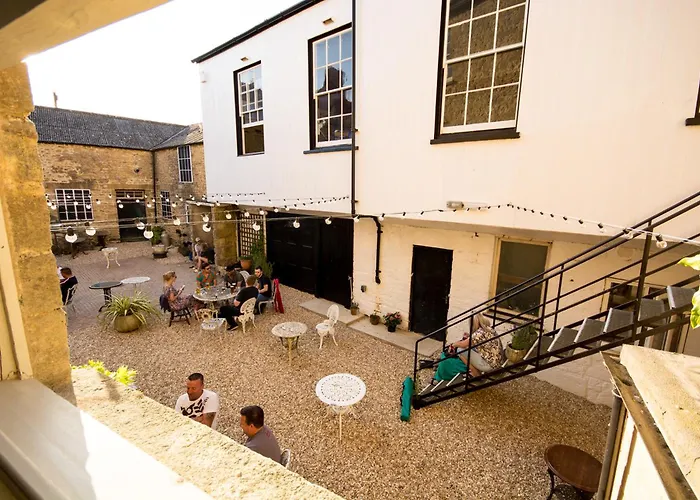 The Crooked Swan Hotel Crewkerne