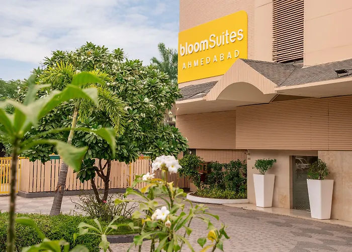 Bloomsuites L Ahmedabad