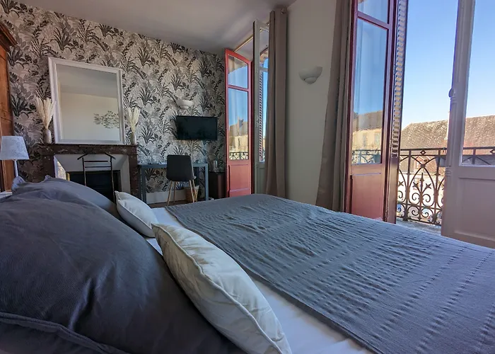 Logis Hotel La Tourelle du Beffroi Bourbon-Lancy