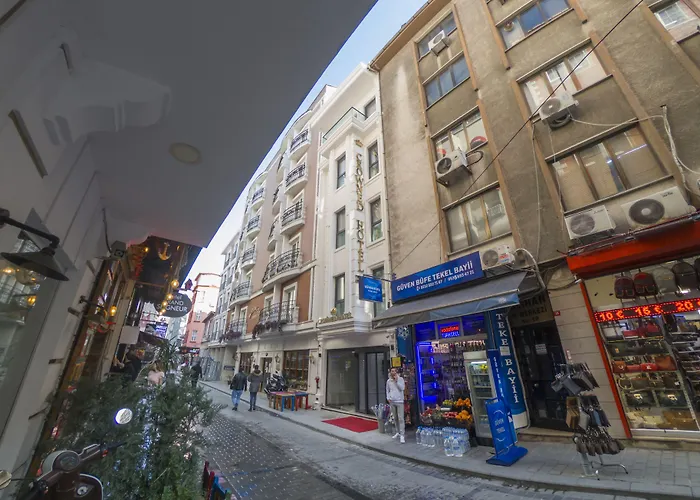 Crowned Hotel Istanbul