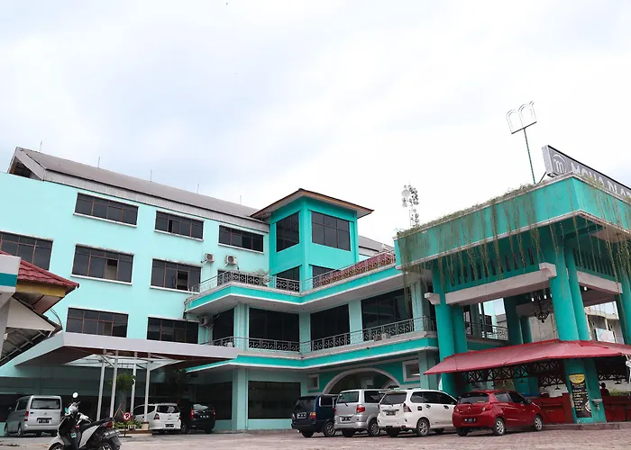 Oyo 742 Mona Plaza Hotel Pekanbaru
