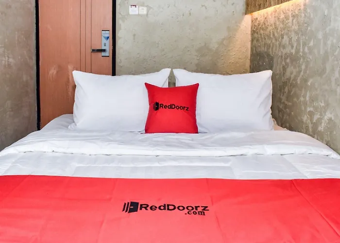 Reddoorz Plus @ Kemayoran Jakarta