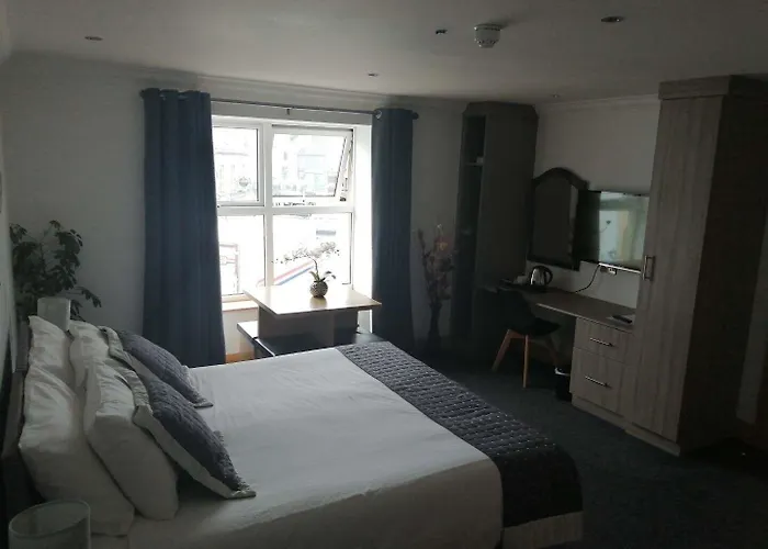 Reveller Bar Lodgings Donegal Town