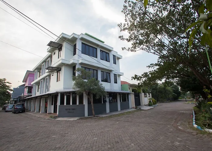 Reddoorz Syariah Near Dbl Arena 2 Hotel Surabaya