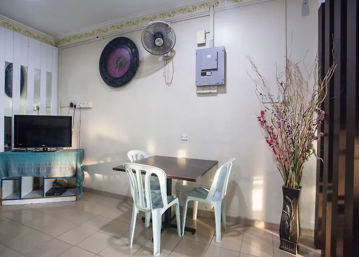 Oyo 796 Jr Hotel Sitiawan