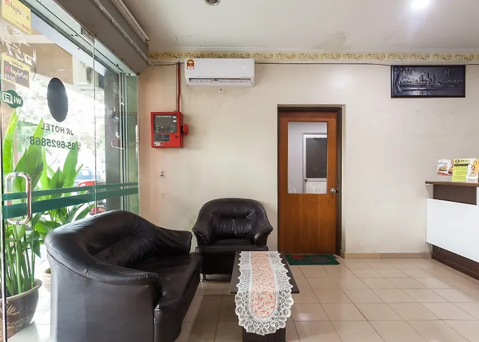 Oyo 796 Jr Hotel Sitiawan