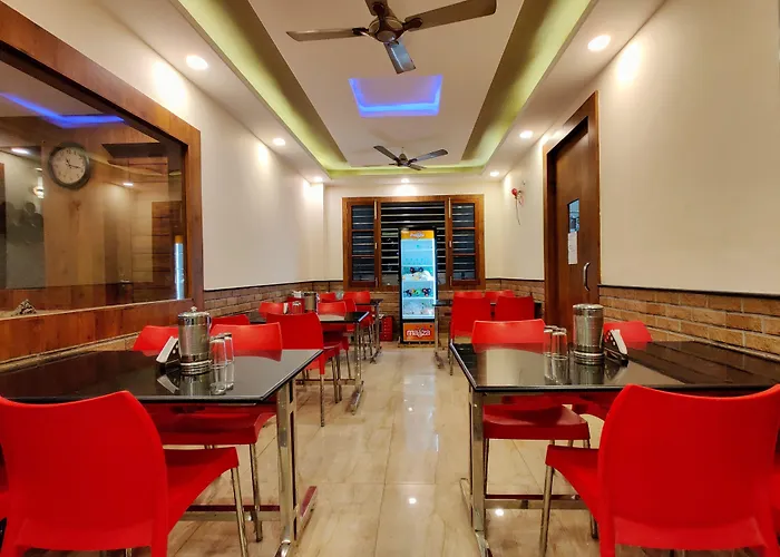 Hotel Divine Residency Raiwala