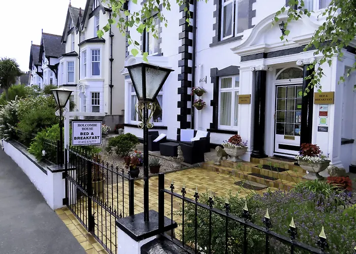 Holcombe House Guest House Llandudno