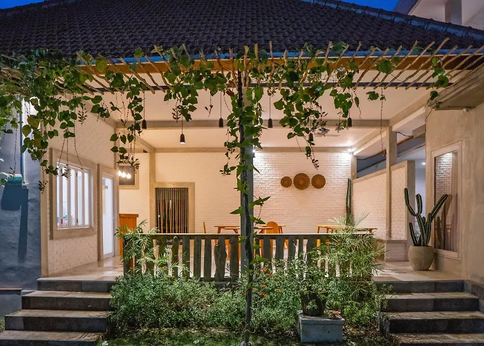 Berawa Dini Guesthouse Canggu 