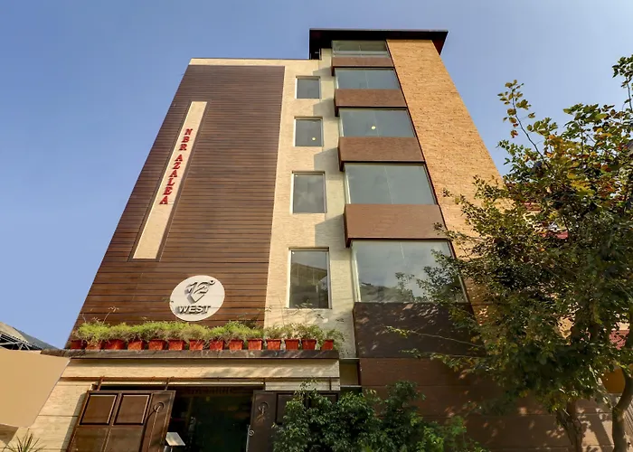Treebo 12 Degrees West, Domlur Hotel Bangalore