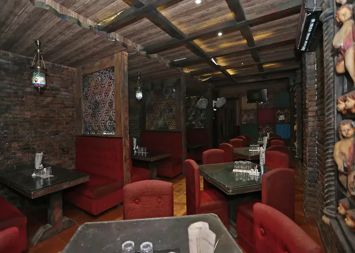 Oyo 18362 Hotel Jai Maa Durga Prayagraj