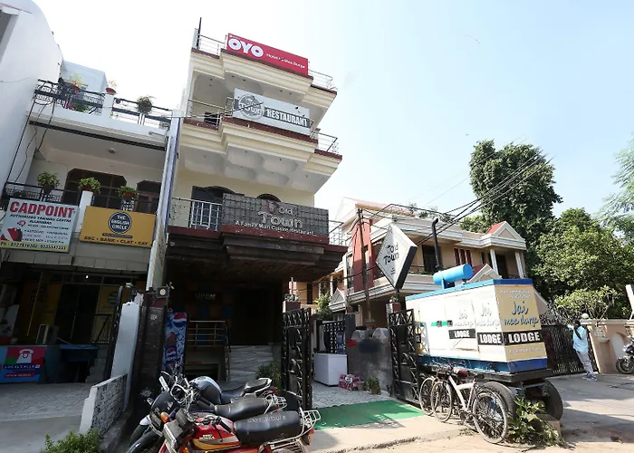 Oyo 18362 Hotel Jai Maa Durga Prayagraj