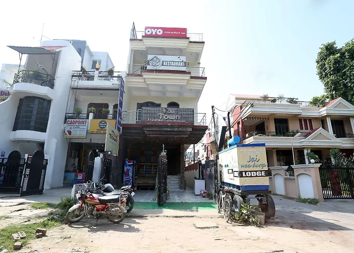 Oyo 18362 Hotel Jai Maa Durga Prayagraj