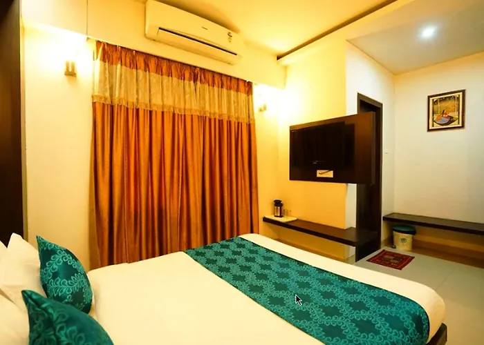 Hotel Aarya Inn Raipur 