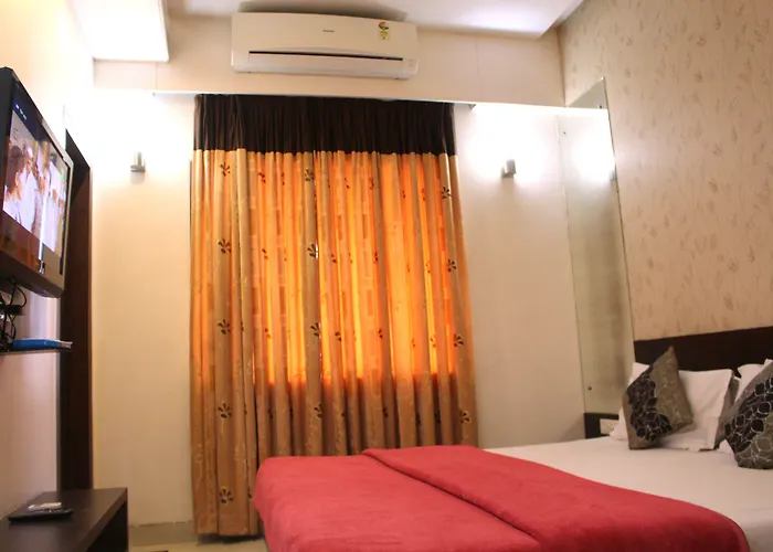 Hotel Aarya Inn Raipur 