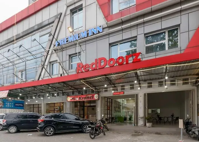 RedDoorz Plus @ Cemara Asri Medan