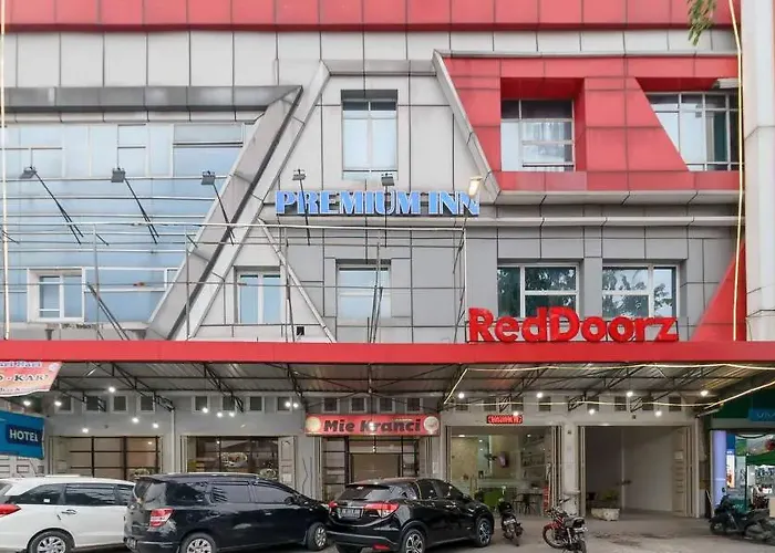 RedDoorz Plus @ Cemara Asri Medan